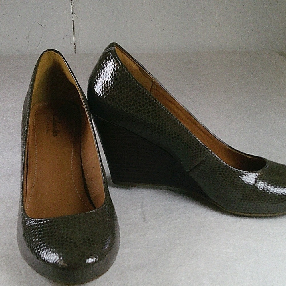 Clarks Olive Green Textured Wedge Pumps
